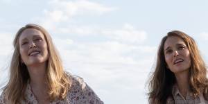 Gracie (Julianne Moore) is flattered as Elizabeth (Natalie Portman) mimics her with increasing intensity.