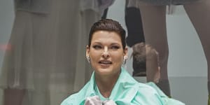 Linda Evangelista appears on the runway following the Fendi presentation during New York Fashion Week,in September 2022m following her second breast cancer diagnosis in July.