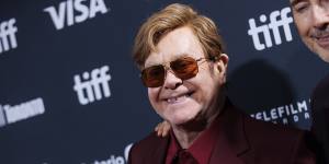 ‘I can’t see a lyric’:Elton John partially lost sight after eye infection