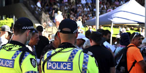 Protesters howl down rejection of anti-vaccine mandate petition at Fremantle council