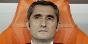 Barca sack coach Valverde,appoint Setien