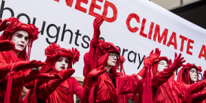 Students take climate action to NSW Liberal HQ