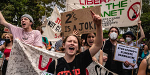 School students stage protest outside Kirribilli House