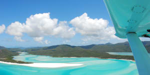 Whitsunday Island scenic flight review:50 shades of blue