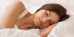 We're told we're in the midst of a national sleep crisis,but do you need to sleep through to have had a"good"night?
