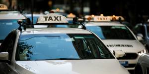 Rogue taxi drivers could harm Sydney’s reputation,says minister