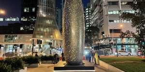 Sculpture lights up Queen’s Wharf ahead of phased opening