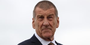 Former premier Jeff Kennett says if people want to play the pokies,they should be able to.