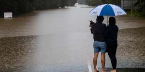 As it happened:Severe weather warning for Sydney ‘cancelled’,rain band moves to South Coast