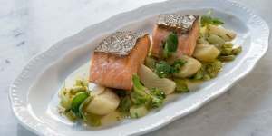 Salmon,onions and fennel.