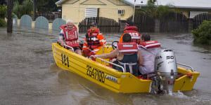 'Get to higher ground':urgent flood warning as Ross River Dam likely to open gates