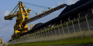 Shipments of coal,Australia’s second largest export commodity,are tipped to fall sharply if world governments commit to keeping global warming below the target of 2 degrees.