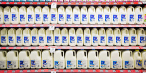 Coles milk recalled in WA amid cleaning fluid contamination fears