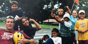 Dr Goldberg with children from Wreck Bay in the early 2000s.