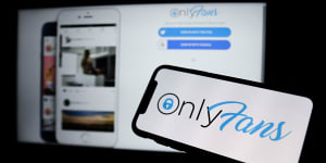 OnlyFans says it is reversing a ban on the use of sexually explicit content.