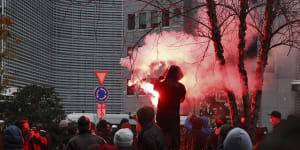 ‘Freedom! Freedom!’:Clashes as tens of thousands protest Belgium’s tighter COVID-19 rules