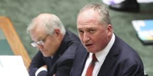 Barnaby Joyce rejects renewables job forecasts as Nationals decide net zero target