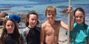 Savvy 11-year-old rescues mate from deadly blue-ring at South West beach