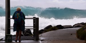 Gold Coast beaches closed all weekend with Cyclone Oma to batter coast