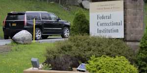A car carrying Cohen arrives at federal prison in Otisville,New York.