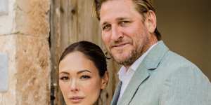  Curtis Stone:“She was quite late – and now looking back – I should have known that would become the rest of life – waiting for my wife!”