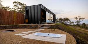 Set in the Fleurieu Peninsula,Esca’s off-grid pods are 75 minutes from Adelaide’s CBD.