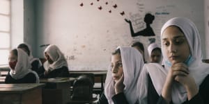 ‘Everyone was crying’:Taliban backtracks on promise to open Afghan girls’ schools