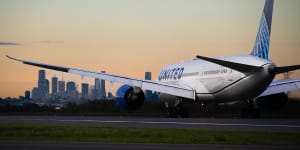 United Airlines’ 787-9 Dreamliner touches down in Brisbane for the inaugural BNE-LAX flight.