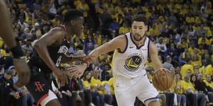 Warriors pip Rockets,Celtics smash Bucks to take 1-0 leads