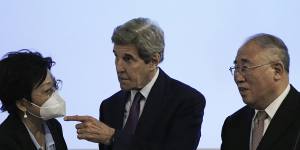 US climate envoy John Kerry and China’s special climate envoy Xie Zhenhua at the talks.