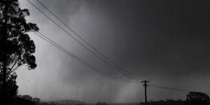 Stormy weather causes Sydney Airport and commuter delays