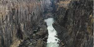 Victoria Falls'bare cliffs raise spectre of no water as drought bites