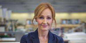 Rowling,Atwood among 150 authors warning of'intolerance of opposing views'