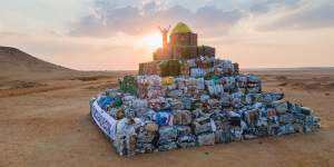 Australian Mike Smith is camping on top of a giant pyramid made of rubbish in the Egyptian desert ahead of COP27.
