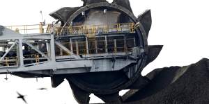 Adani announces'green light'for Carmichael mega coal mine