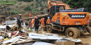 Fourteen dead,thousands homeless after floods,landslide in South Korea