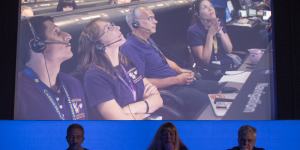 Cassini mission managers at NASA and the Jet propulsion Laboratory watch a replay of the final moments of the Cassini spacecraft in September 2017. 