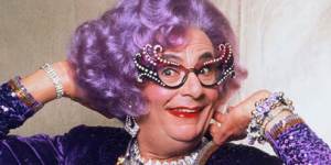The character for which Barry Humphries was most famous:Dame Edna Everage.