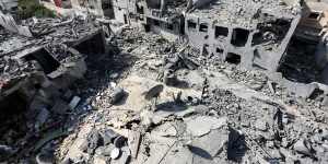 Buildings destroyed during Israeli air raids in Khan Yuni,in southern Gaza. 