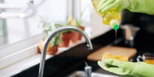 Dishwashing liquid can be a multitasking cleaning product.