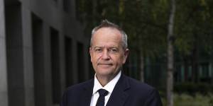 Government Services Minister Bill Shorten has released the findings of a review into the problems with the awarding of some contracts.