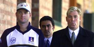 Mark Waugh and Shane Warne at a press conference where they admitted taking money from John the bookmaker in return for information.