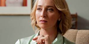 Asher Keddie as Ita Buttrose in the ABC’s Paper Giants:Birth of Cleo.