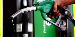 WA drivers stung as petrol stations overcharge for fuel