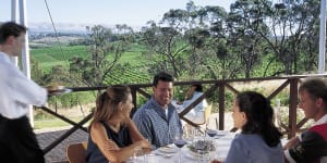 d'Arrys Verandah Restaurant,d'Arenberg Vineyard&Winery,Fleurieu Peninsula,South Australia. Photograph by Tourism SA. SHD TRAVEL OCT 18 SOUTH AUSTRALIA SPECIAL REPORT.