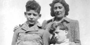 Andrew Rogers (left) with his mother Katie and brother Andy in Budapest circa 1941.