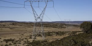 Hot dry weather is raising the risk of bushfires taking out powerlines and interrupting electricity supply. 