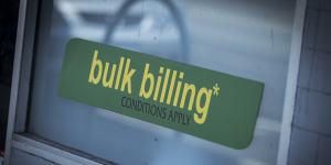 14/11/24 Generic signage showing Bulk Billing services. Photograph by Chris Hopkins