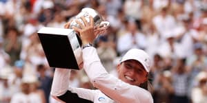 Swiatek reigns supreme at French Open by quelling Muchova