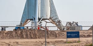 Elon Musk's SpaceX Starhopper takes a bigger hop on path to Mars